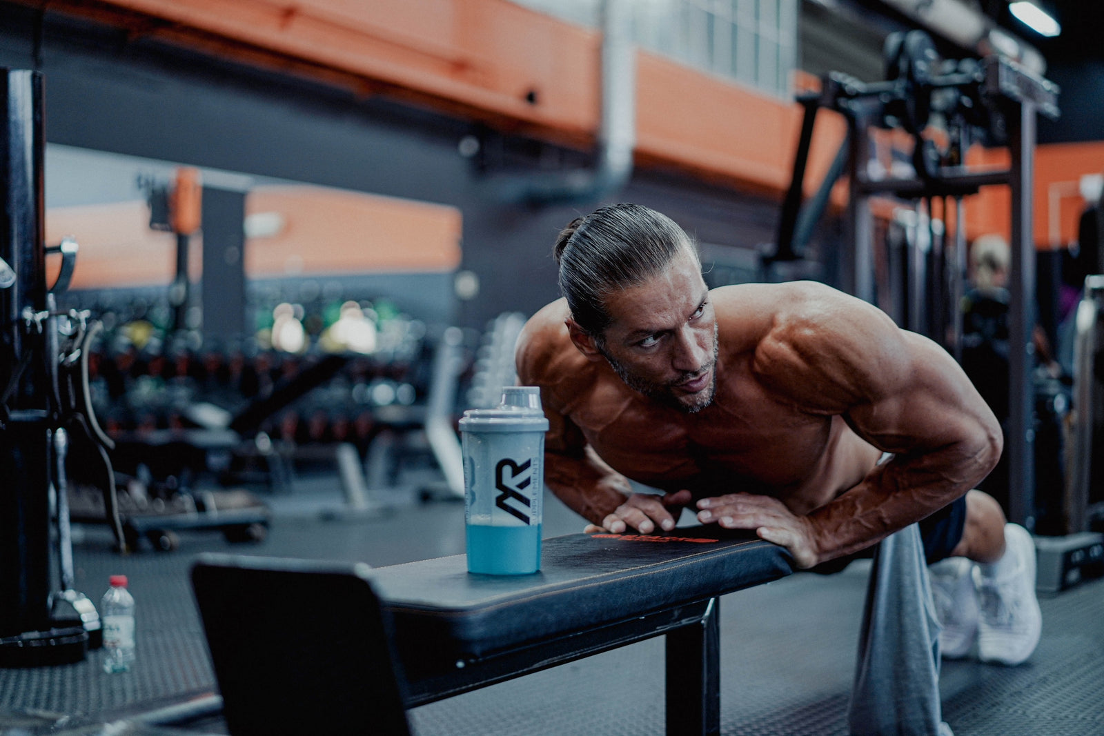 Hur man bygger muskler och bränner fett samtidigt: En guide till din bästa kropp